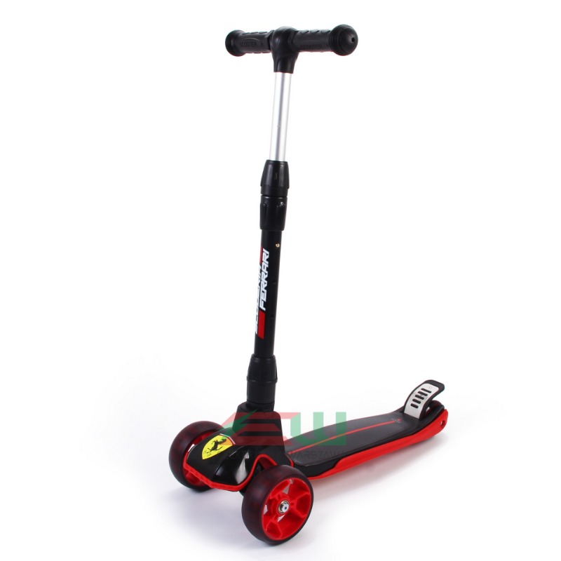 Ferrari 3 Wheel Foldable Twist Scooter - Black